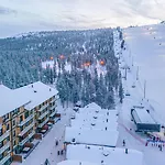 Slopeside Bliss C21 Center By Aavalevi アパート