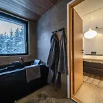 Slopeside Bliss C21 Center By Aavalevi Apartmán