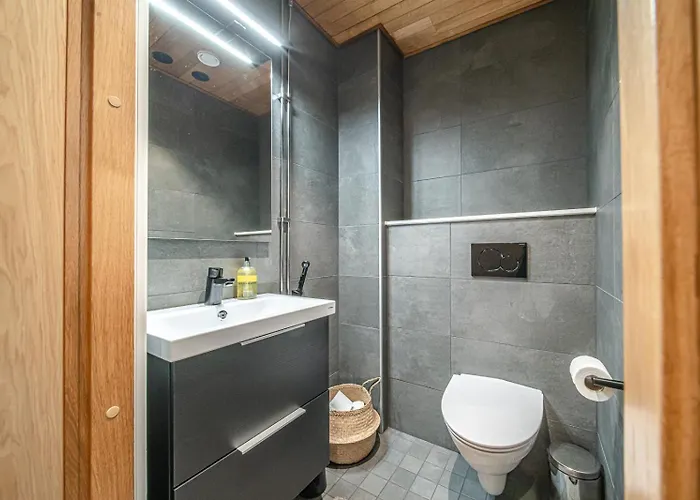 Slopeside Bliss C21 Center By Aavalevi * Levi